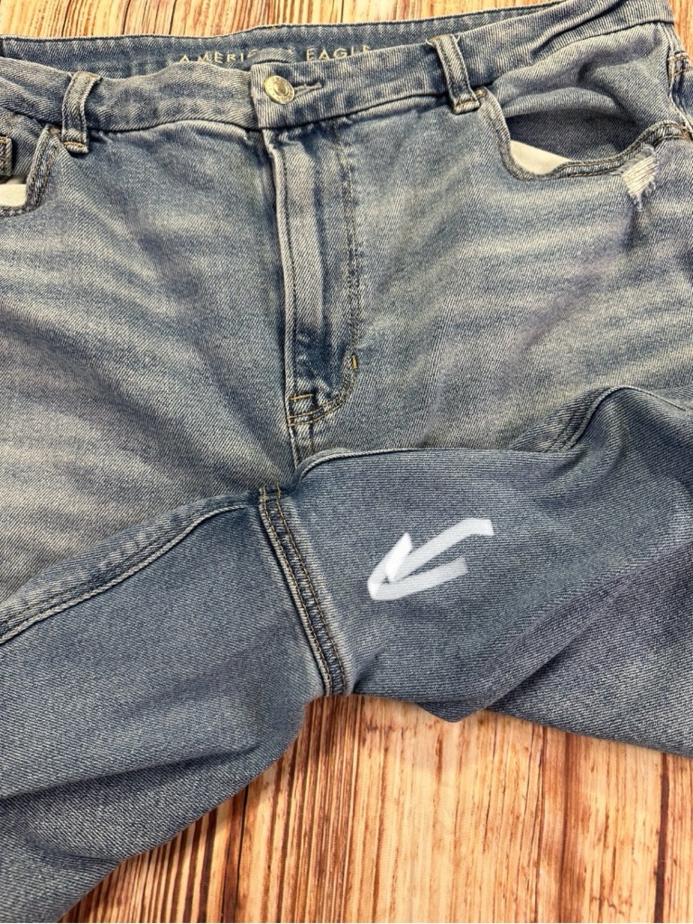 American Eagle Curvy Mom Distressed Women's Jeans - Blue Size 16 - Picture 6 of 14